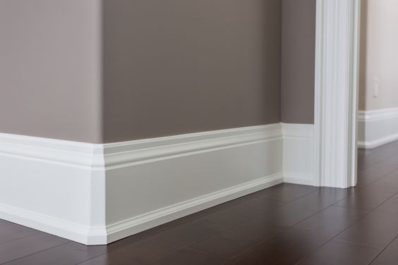 Securing skirting board